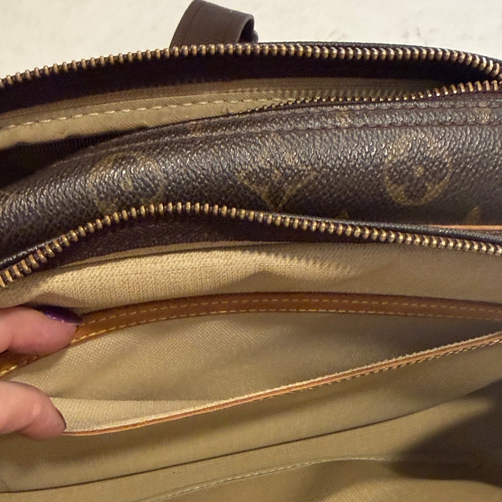 ***SOLD*** Vintage Louis Vuitton Monogram Brown Vintage Reporter Bag w/COA - Picture 8 of 10